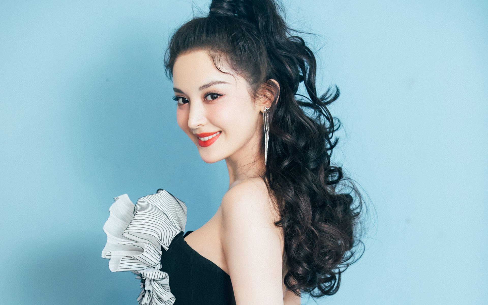 死神镰刀vs高原铁壁！字母哥加时赛死神式逆袭，攻防一体统治盐湖城