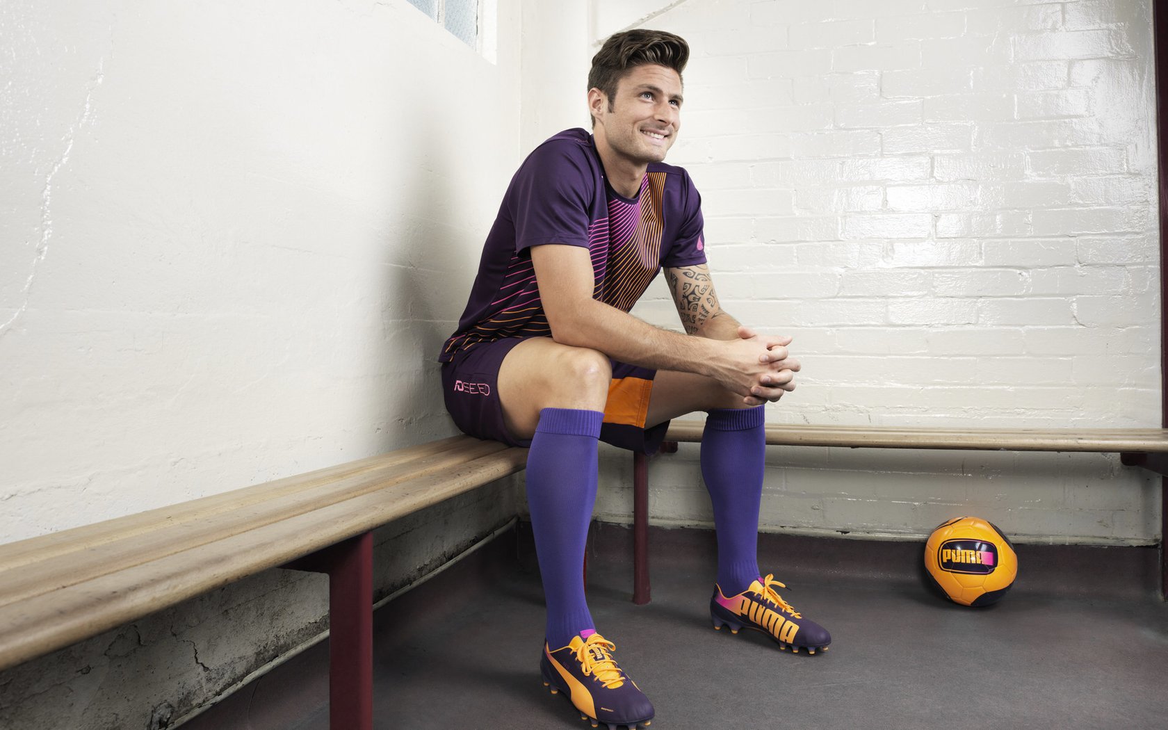 攻防一体!阿拉巴统治赛场,拉齐奥闪电战提前终结比利时悬念